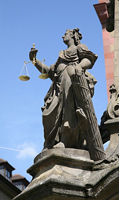 084 Justitia