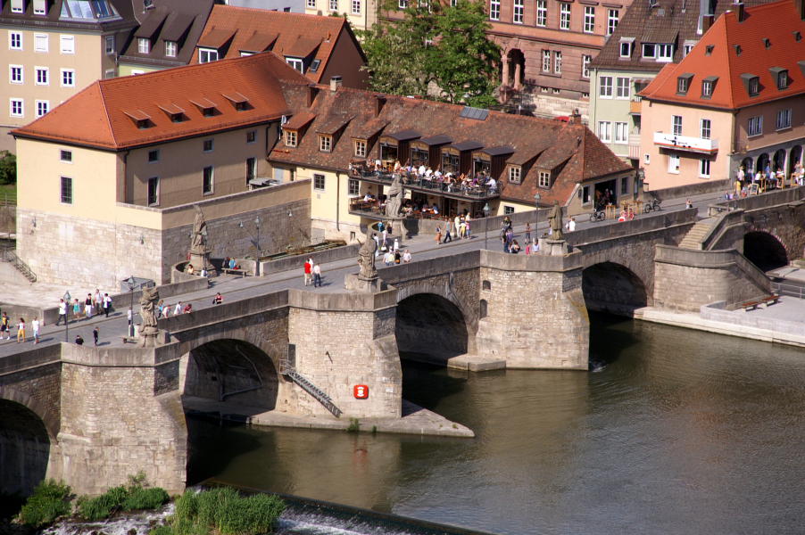 D009 Blick auf die Mainbrcke