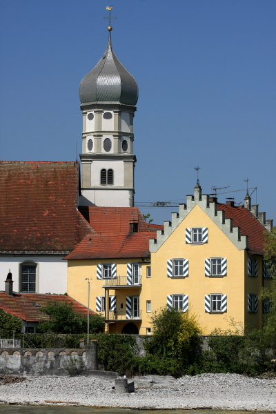 050 Kirche am anderen Ufer